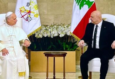 ازمة جعجع في البروتوكول .. والعهد نجح في تنظيم زيارة البابا